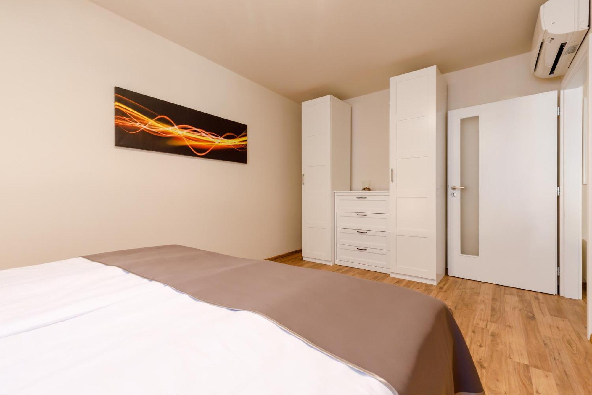 Apartments Menuet KLV Quarto foto